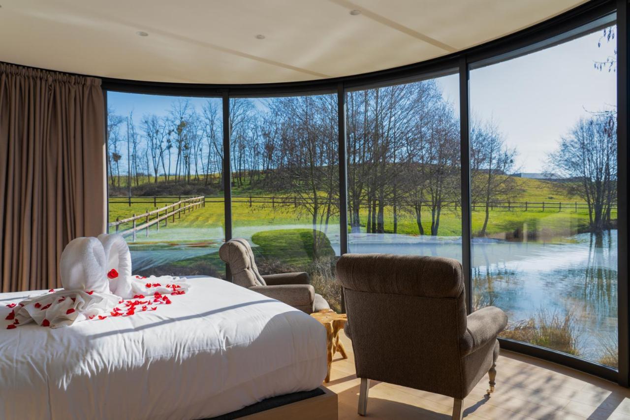 Saint-Jean-de-Trézy Domaine De Rymska & Spa - Relais & Chateaux מראה חיצוני תמונה