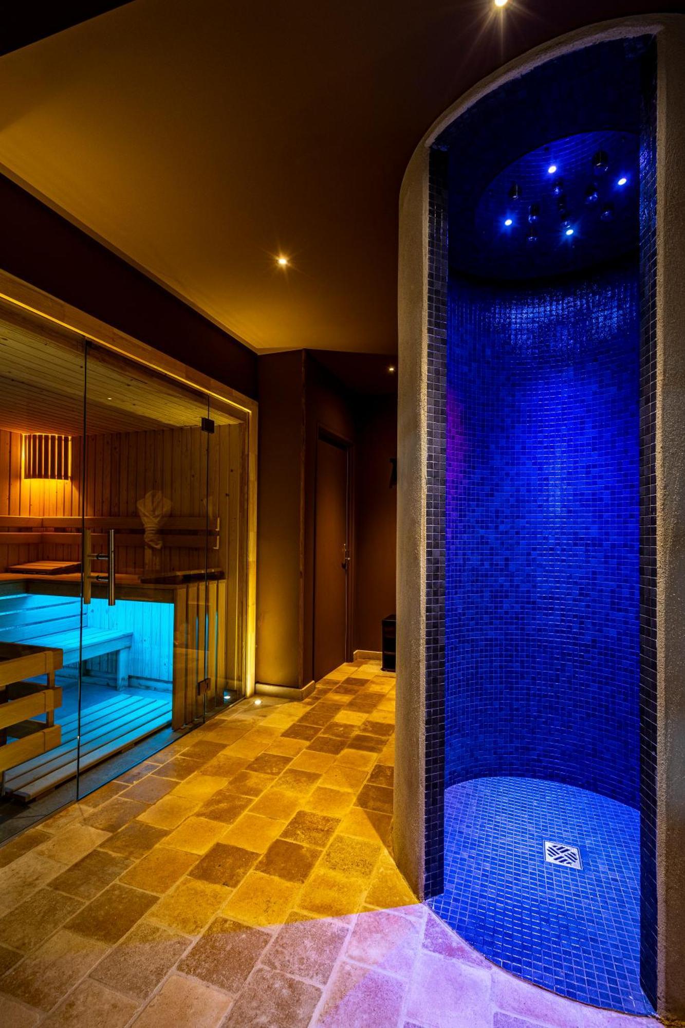Saint-Jean-de-Trézy Domaine De Rymska & Spa - Relais & Chateaux מראה חיצוני תמונה