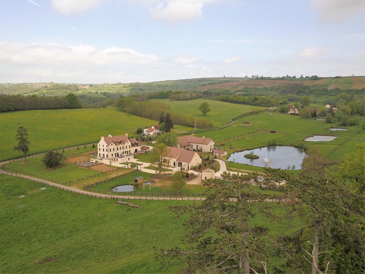 Saint-Jean-de-Trézy Domaine De Rymska & Spa - Relais & Chateaux מראה חיצוני תמונה